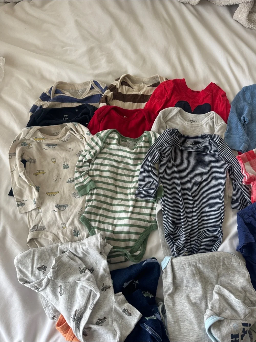 22 pieces Bundle Baby boy  Mixed Onesie 9 long sleeve 10 short  & Tee Bundle